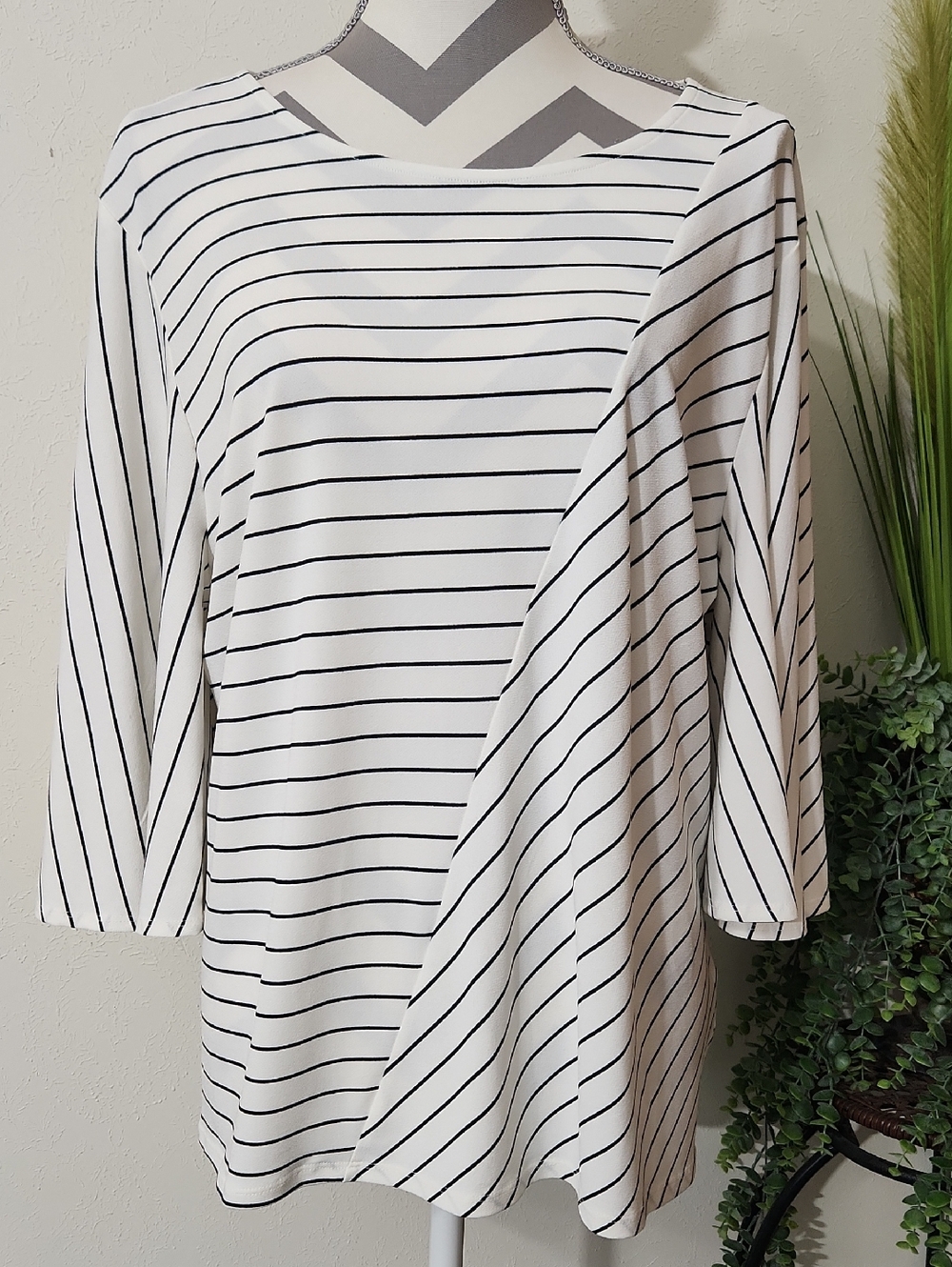 Worthington White Ivory Top with Black Pinstripes